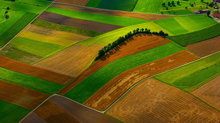 Vous êtes professionnel(le) du secteur agricole ?